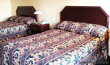 Holiday Motel Hugo ภายนอก รูปภาพ