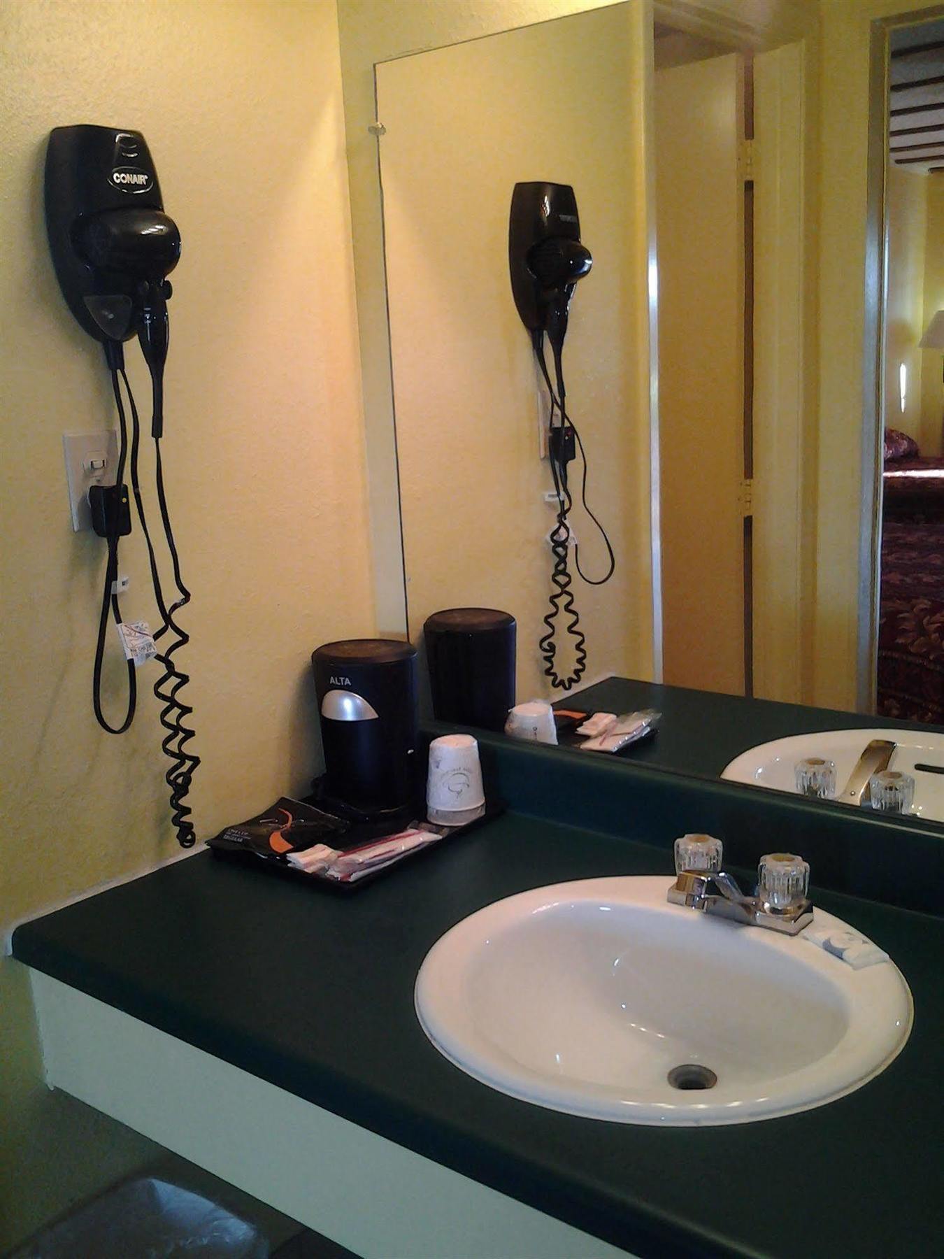 Holiday Motel Hugo ภายนอก รูปภาพ