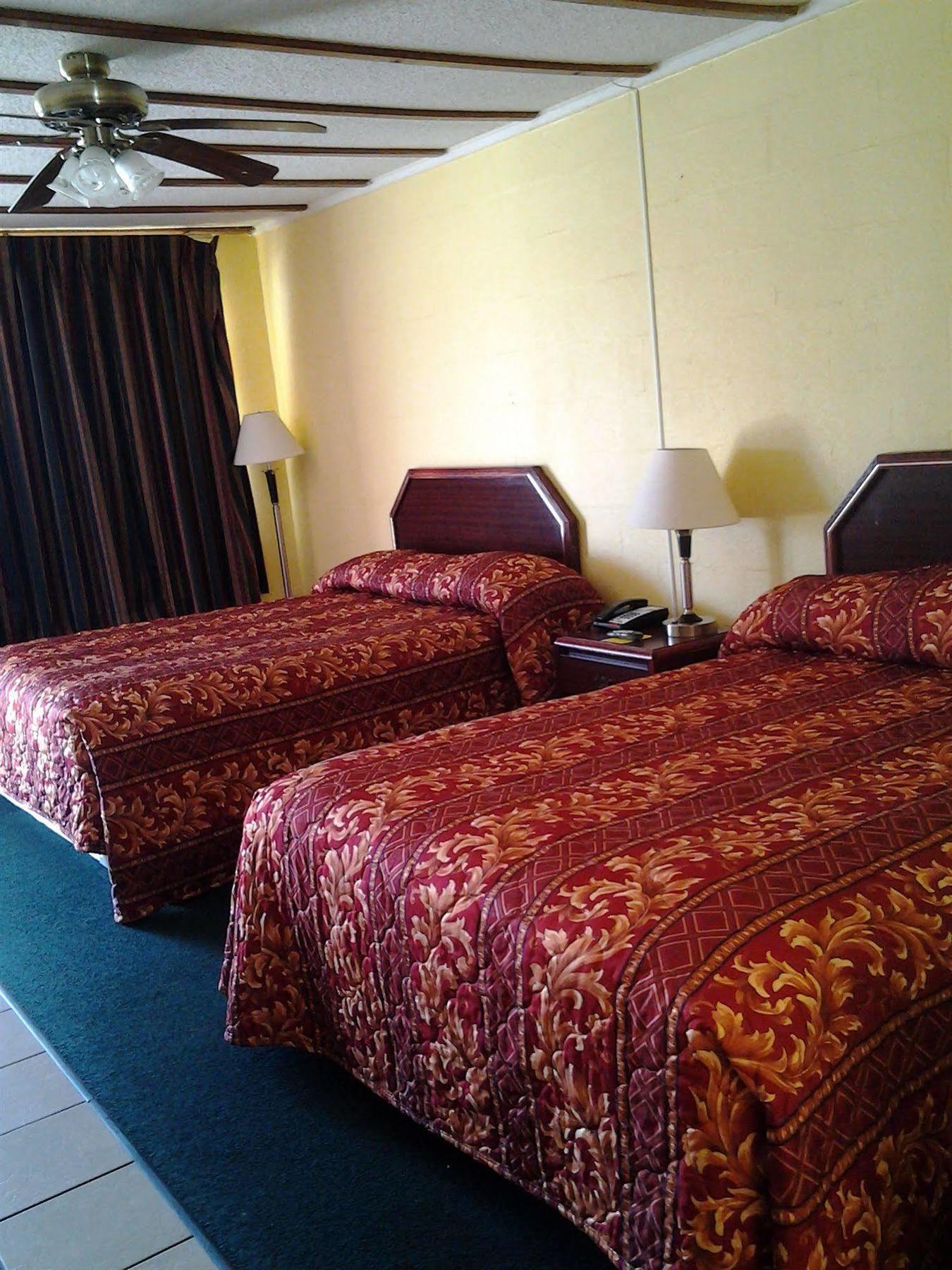 Holiday Motel Hugo ภายนอก รูปภาพ